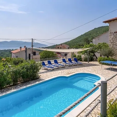 Zaria By Briskva فيلة *